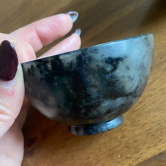Chinese Serpentine Bowls with Carnelian Dish and Ruby Zoisite Carving - Picture 8 of 9
